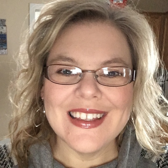 Meet your Posher, Rachel - Picture 1 of 1